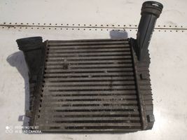 Volkswagen Touareg II Radiatore intercooler 7L6145804