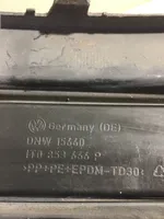 Volkswagen Touran II Verkleidung Nebelscheinwerfer / Gitter vorne 1T0853666P