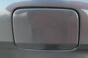 BMW 3 E90 E91 Apdaila aplink degalų bako dangtelį 