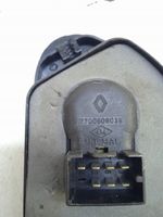 Citroen Saxo Przełącznik / Przycisk otwierania szyb 7700808035