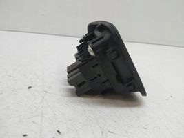 Nissan Juke I F15 Muut kytkimet/nupit/vaihtimet P13753B48300