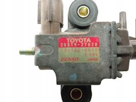 Toyota Corolla E120 E130 Zawór podciśnienia / Elektrozawór turbiny 2581927020