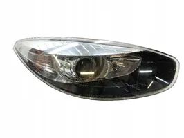 Renault Fluence Lampa przednia 260101331R