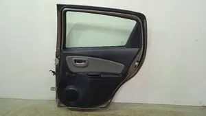 Toyota Yaris Дверь 