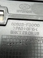 Hyundai i30 Priekinė atidarymo rankenėlė vidinė 82613FD000
