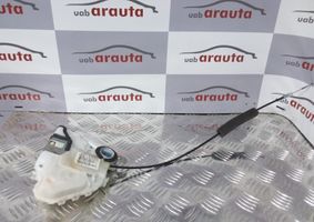 Honda CR-V Front door lock 