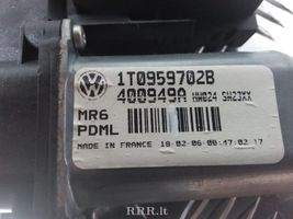 Volkswagen Touran I Moteur de lève-vitre de porte avant 1T0959702B