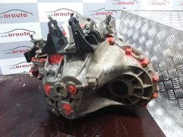 Toyota Avensis T270 Mechaninė 6 pavarų dėžė A2403488