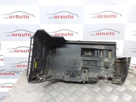 Opel Signum Akumuliatoriaus tvirtinimo padas 24413806