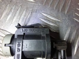 Audi A4 S4 B7 8E 8H Valvola di depressione 1J0906283C