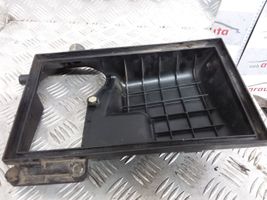 Volkswagen PASSAT B3 Coperchio scatola del filtro dell’aria 051133837A