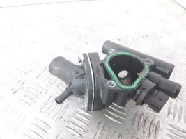 Renault Megane I Boîtier de thermostat / thermostat 