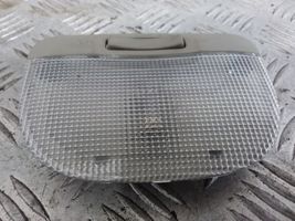 Subaru Legacy Luz del asiento trasero VC12068