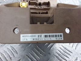Subaru Legacy Ramka / Moduł bezpieczników 82201AG041