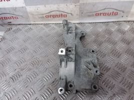 Volkswagen Polo Supporto del generatore/alternatore 045903143E