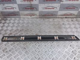 Volkswagen PASSAT B4 Takaoven lista (muoto) 3A0853753