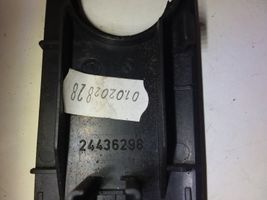 Opel Vectra C Savukkeensytyttimen kehys takana 24436298