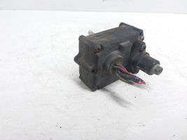 Nissan Sunny Motor de ajuste de nivel del faro delantero 