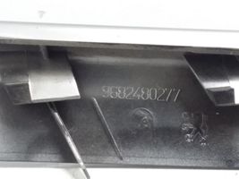 Peugeot 308 Listwa pod lampę przednią 9682480277