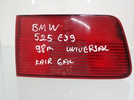 BMW 5 E39 Aizmugurējais lukturis pārsegā 8361673