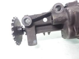 Opel Vivaro Oil pump 7700600252