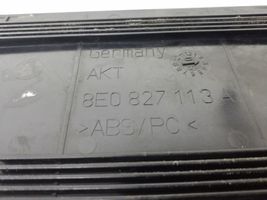 Audi A4 S4 B7 8E 8H Ramka tylnej tablicy rejestracyjnej 8E0827113A