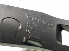 Volvo V70 Zawias klapy tylnej bagażnika 8643158