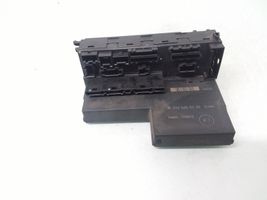 Mercedes-Benz E W210 Módulo de fusible 0225455332