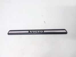 Volvo V60 Priekinio slenksčio apdaila (išorinė) 8659960