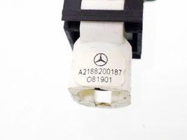 Mercedes-Benz ML W166 USB-pistokeliitin A2188200187