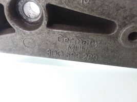 Audi A4 S4 B5 8D Takatasauspyörästön kannatin 8D0599289