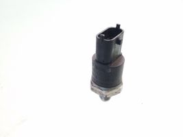 Volvo S40, V40 Capteur de pression de carburant 0281002405