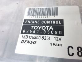 Toyota Avensis T250 Variklio valdymo blokas 8966105C80