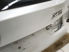 BMW X5 F15 Takaluukun/tavaratilan kansi 