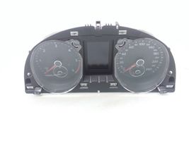 Volkswagen PASSAT B7 Speedometer (instrument cluster) 3AA920870P