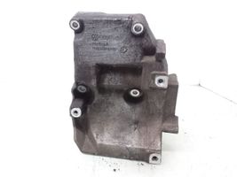 Audi A4 S4 B5 8D Staffa di montaggio del compressore dell’A/C 038260885C