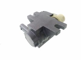 BMW 5 G30 G31 Solenoidinis vožtuvas 8589117