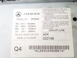 Mercedes-Benz CLK A209 C209 Unità principale autoradio/CD/DVD/GPS A2098202689