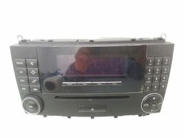 Mercedes-Benz CLK A209 C209 Unité principale radio / CD / DVD / GPS A2098202689