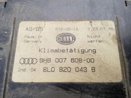 Audi A4 S4 B5 8D Oro kondicionieriaus/ klimato/ pečiuko valdymo blokas (salone) 8L0820043B