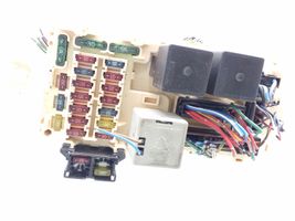 Mitsubishi Galant Module de fusibles MR24316