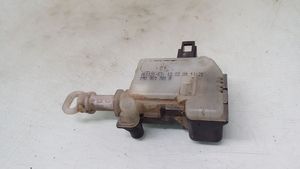 Volkswagen PASSAT B5 Tailgate boot lock/latch motor 1H0959781A