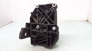 Volkswagen PASSAT B5.5 Supporto del generatore/alternatore 038260885C