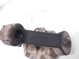 Volkswagen PASSAT B5.5 Staffa/supporto di montaggio della marmitta 4B0253663D