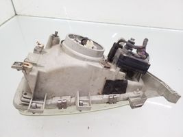 Nissan Micra Lampa przednia 91076