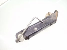 Nissan Micra Cric di sollevamento 90135101