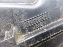 Toyota Corolla Verso E121 Oro filtro dėžė 4614485912