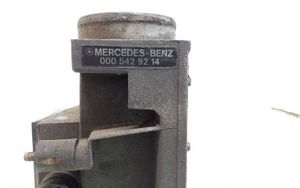 Mercedes-Benz E W124 Oro srauto matuoklis 0281002024