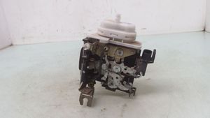 Audi A4 S4 B5 8D Serratura portiera anteriore 8D1837015F