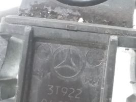 Mercedes-Benz E A207 Tuulilasinpesimen pesusuutin 3T922
